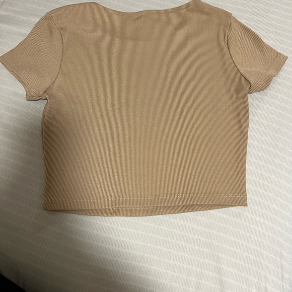 Princess Poly crop tee - Picture 2 of 3